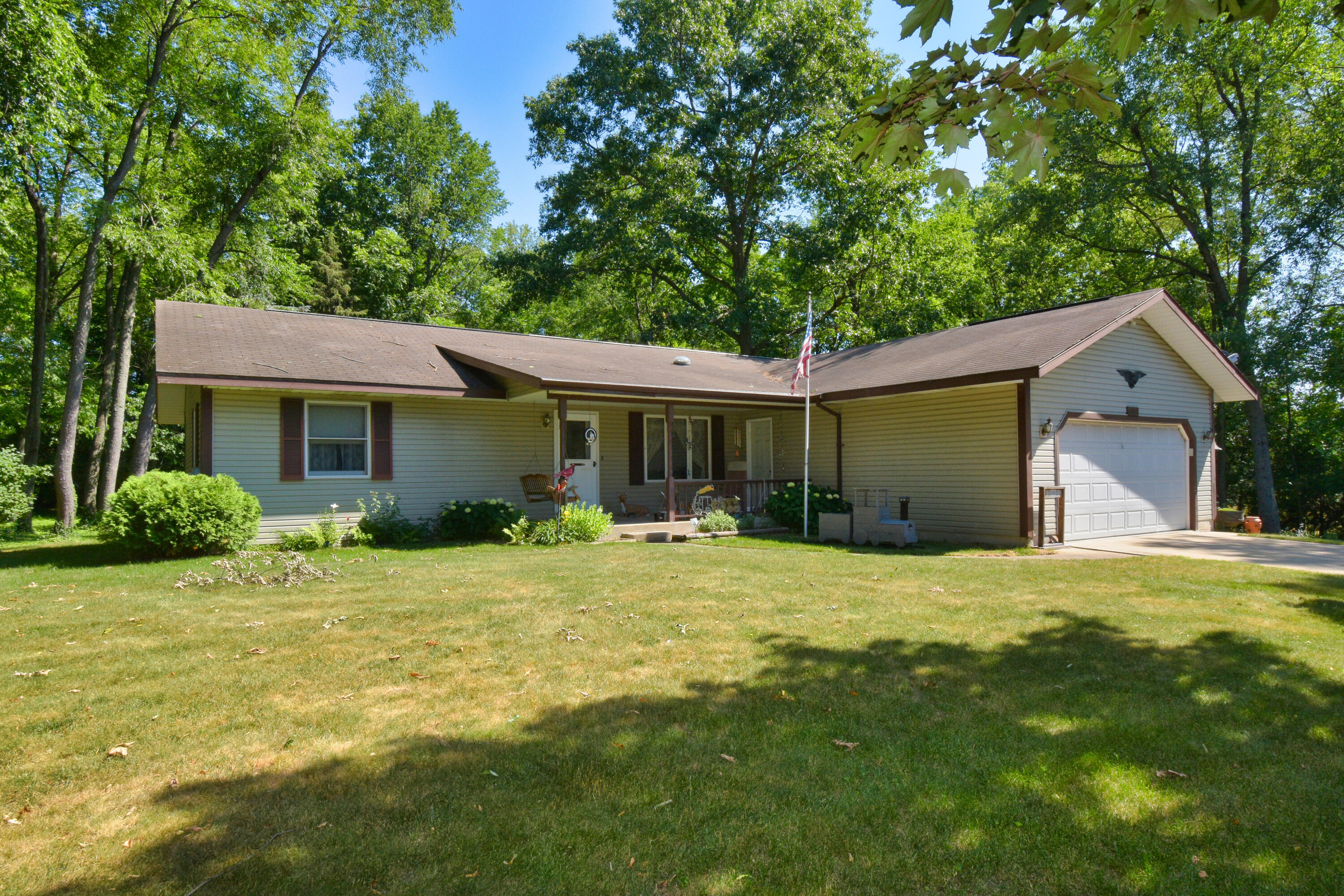 2519 Juniper Road Niles, MI 49120 - Photo 1 of 38 DSC_4196