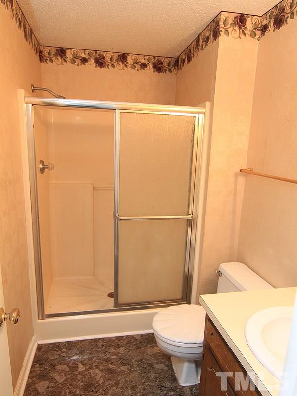 3601 Castlegate Drive Raleigh, NC 27616 - Photo 10 of 22 Nice Large Shower!