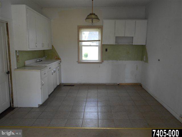 12568 Winterstown Road Felton, PA 17322 - Photo 5 of 10 Gallery Image 5