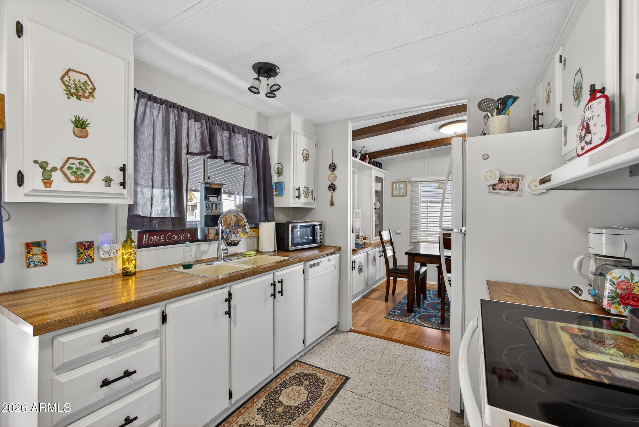 205 South Higley Road, Unit 60 Mesa, AZ 85206 - Photo 2 of 15 Kitchen