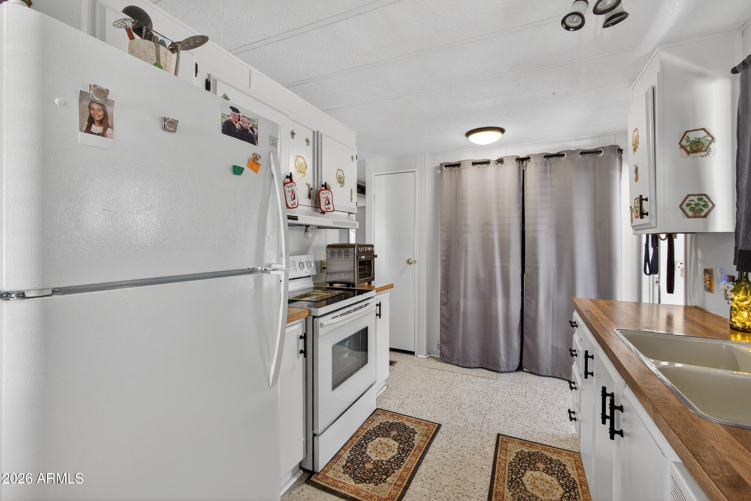 205 South Higley Road, Unit 60 Mesa, AZ 85206 - Photo 3 of 15 Kitchen