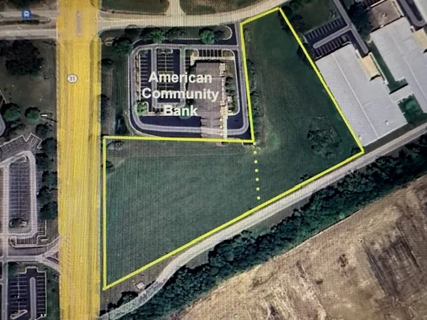 $450,000 | 1510 South Route 31 Road South, McHenry, IL 60050