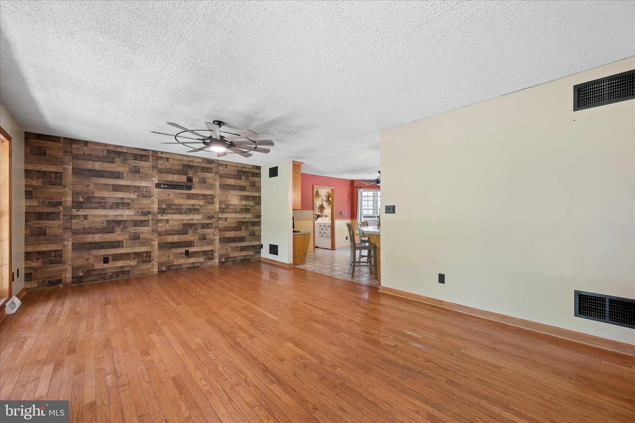 8354 Mountain Laurel Road Boonsboro, MD 21713 - Photo 7 of 91 Living Room