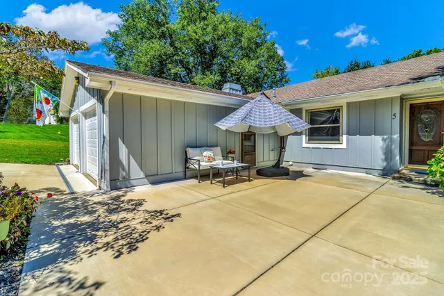 $465,000 | 5 Fairway Drive, Arden, NC 28704