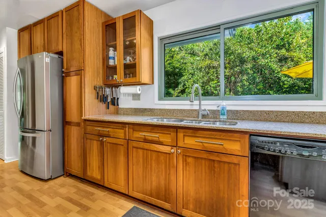 $465,000 | 5 Fairway Drive, Arden, NC 28704