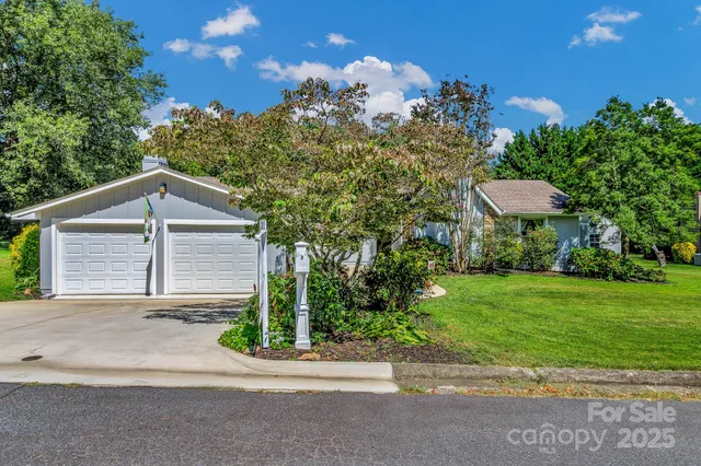 $465,000 | 5 Fairway Drive, Arden, NC 28704