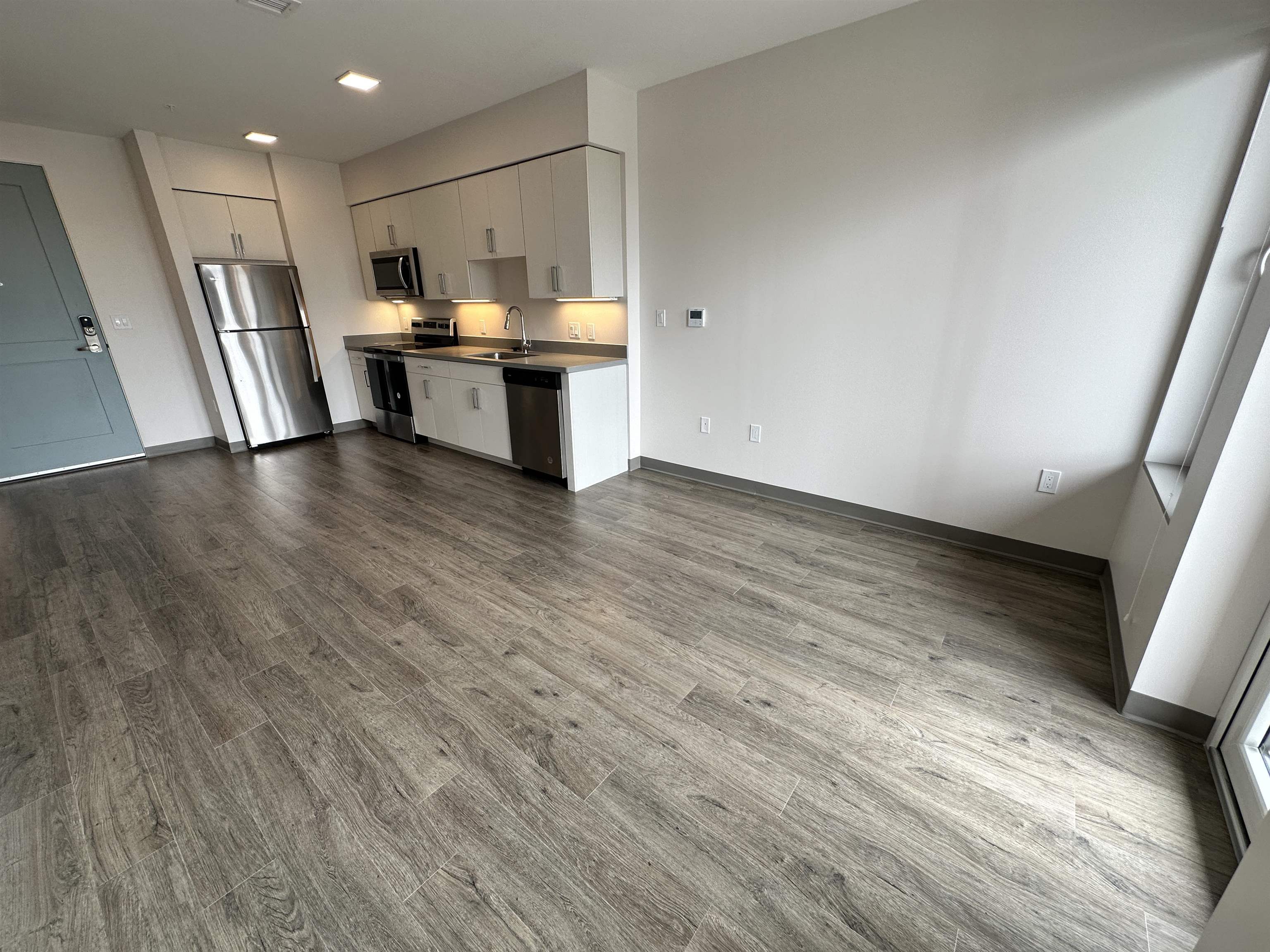 409 Elm Street, Unit 207 Manchester, NH 03101 - Photo 15 of 38
