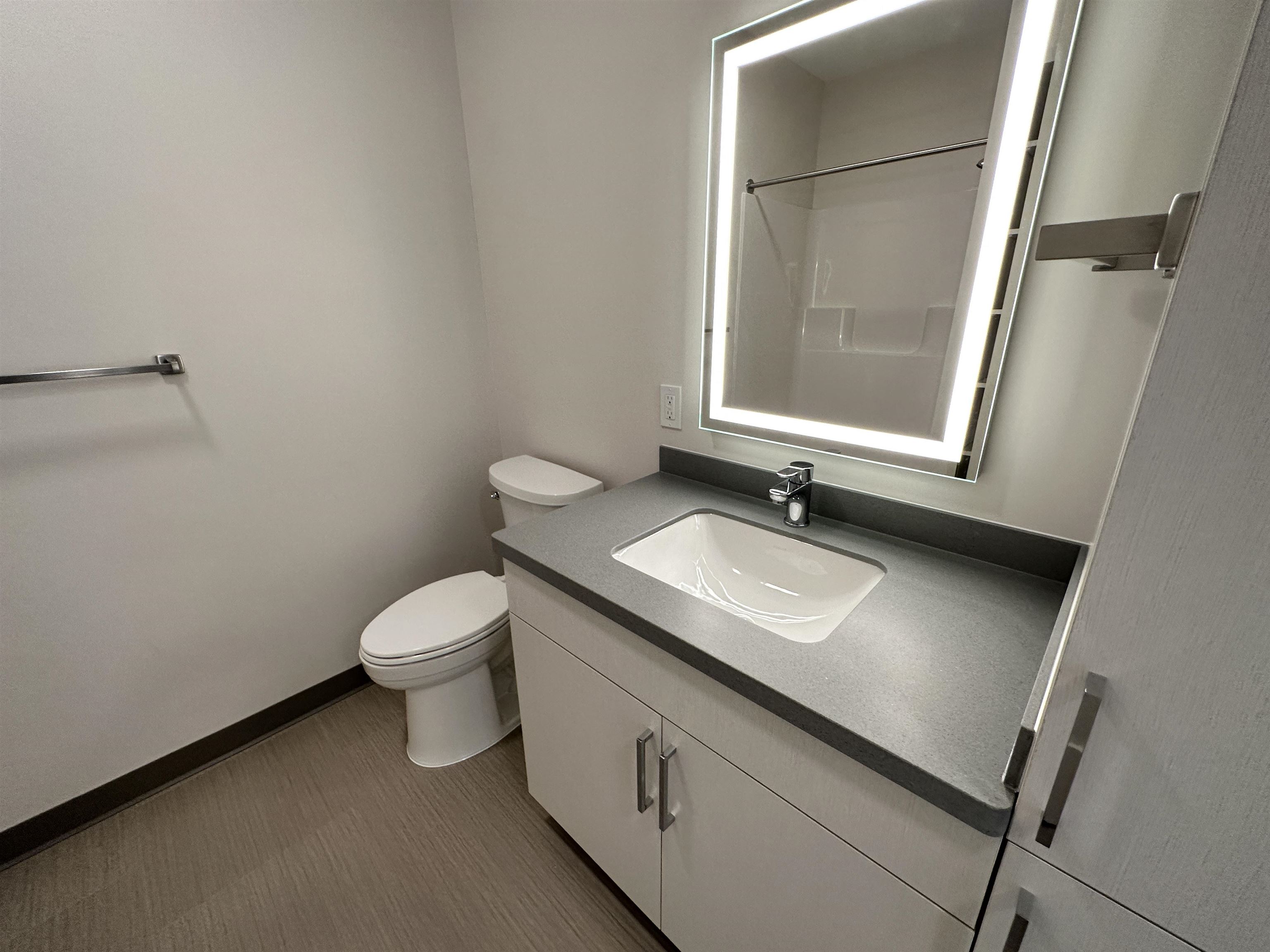 409 Elm Street, Unit 207 Manchester, NH 03101 - Photo 25 of 38