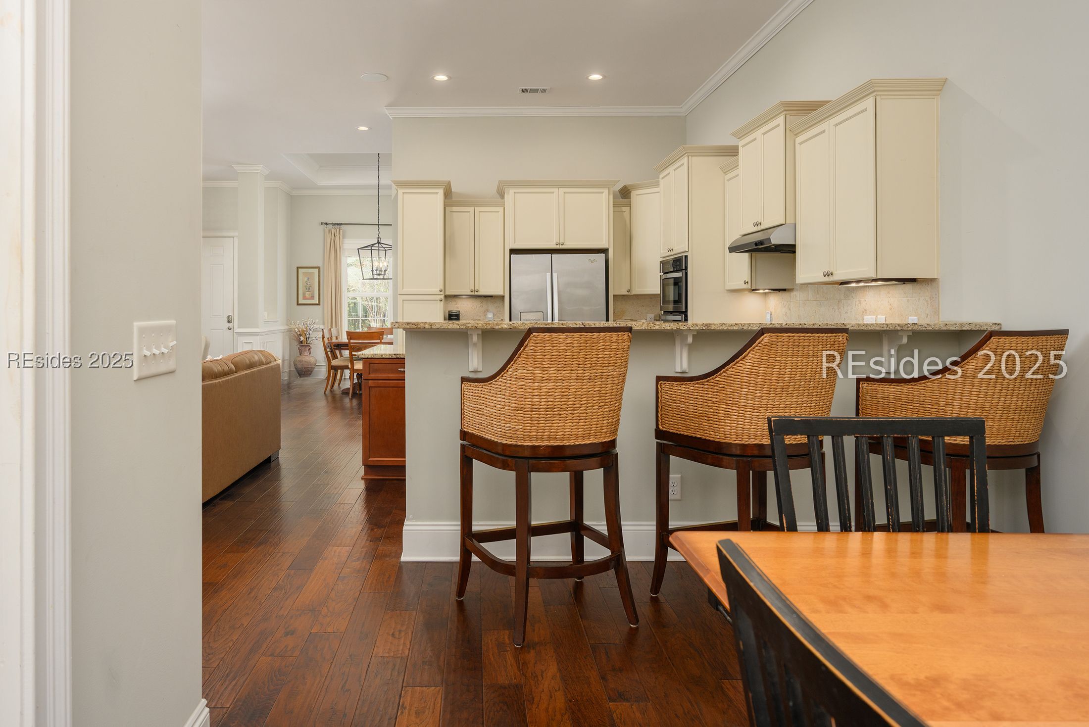 17 Cutter Circle Bluffton, SC 29909 - Photo 13 of 42 Three-seat serving counter