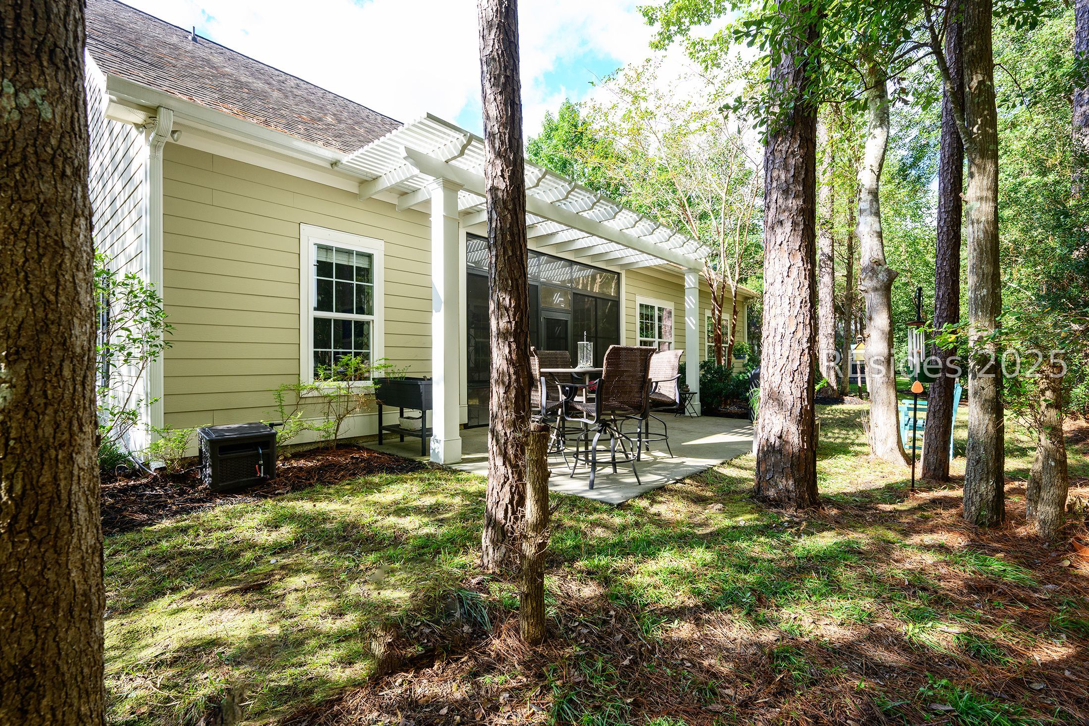 17 Cutter Circle Bluffton, SC 29909 - Photo 35 of 43 Lanai & patio. Hardie-Plank siding.