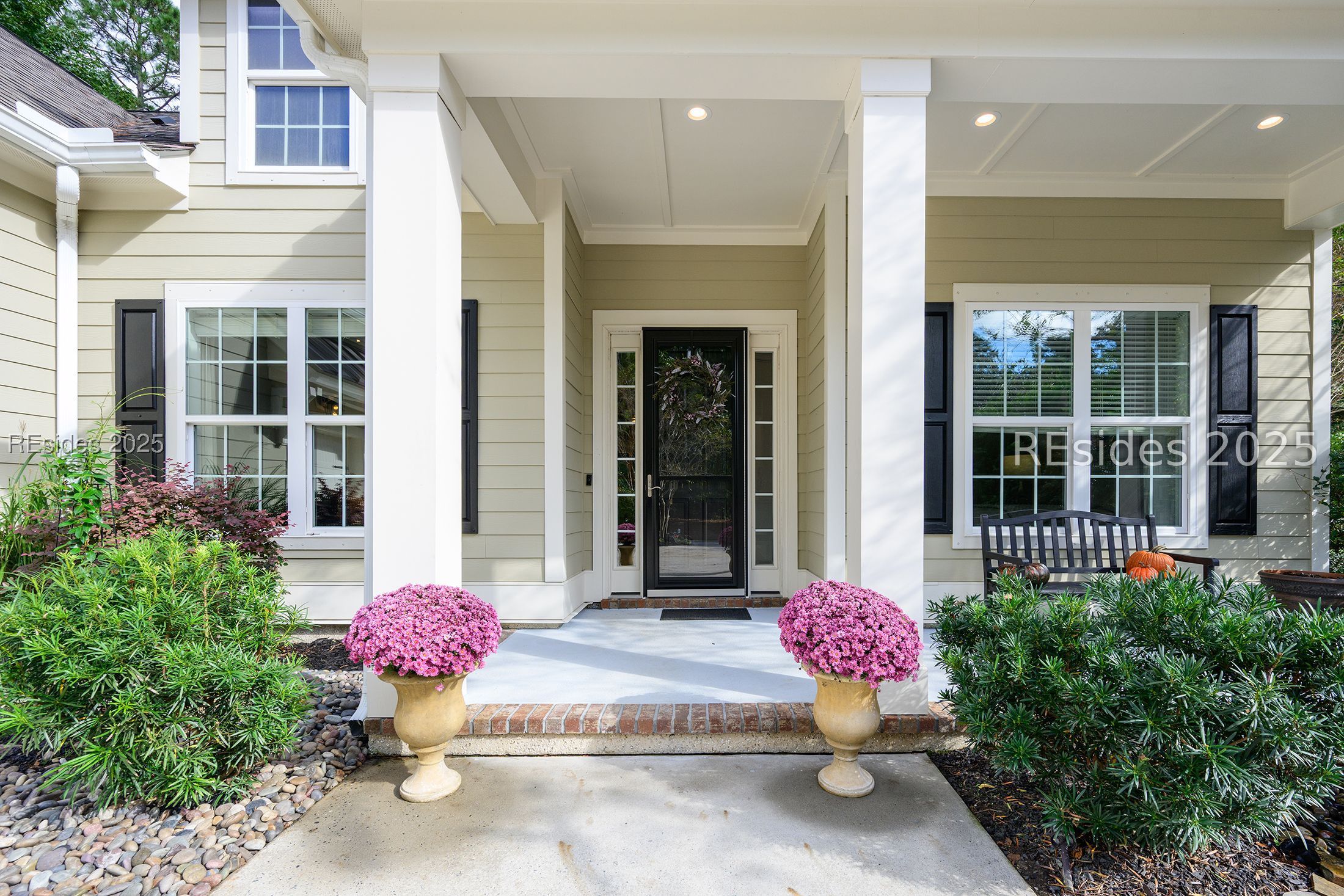 17 Cutter Circle Bluffton, SC 29909 - Photo 5 of 42 Step inside