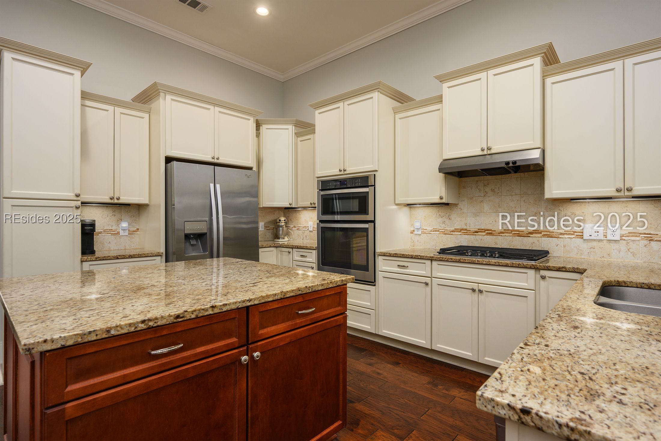 17 Cutter Circle Bluffton, SC 29909 - Photo 10 of 42 Multi-function island, stainless steel appliances