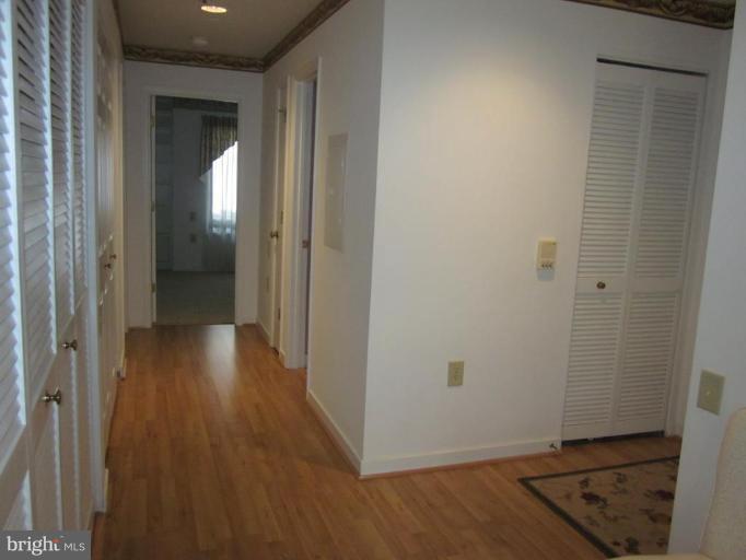 325 Pleasanton Road, Unit B13 Westminster, MD 21157 - Photo 3 of 17 Entrance / Foyer