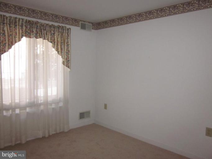 325 Pleasanton Road, Unit B13 Westminster, MD 21157 - Photo 5 of 17 Bedroom #2