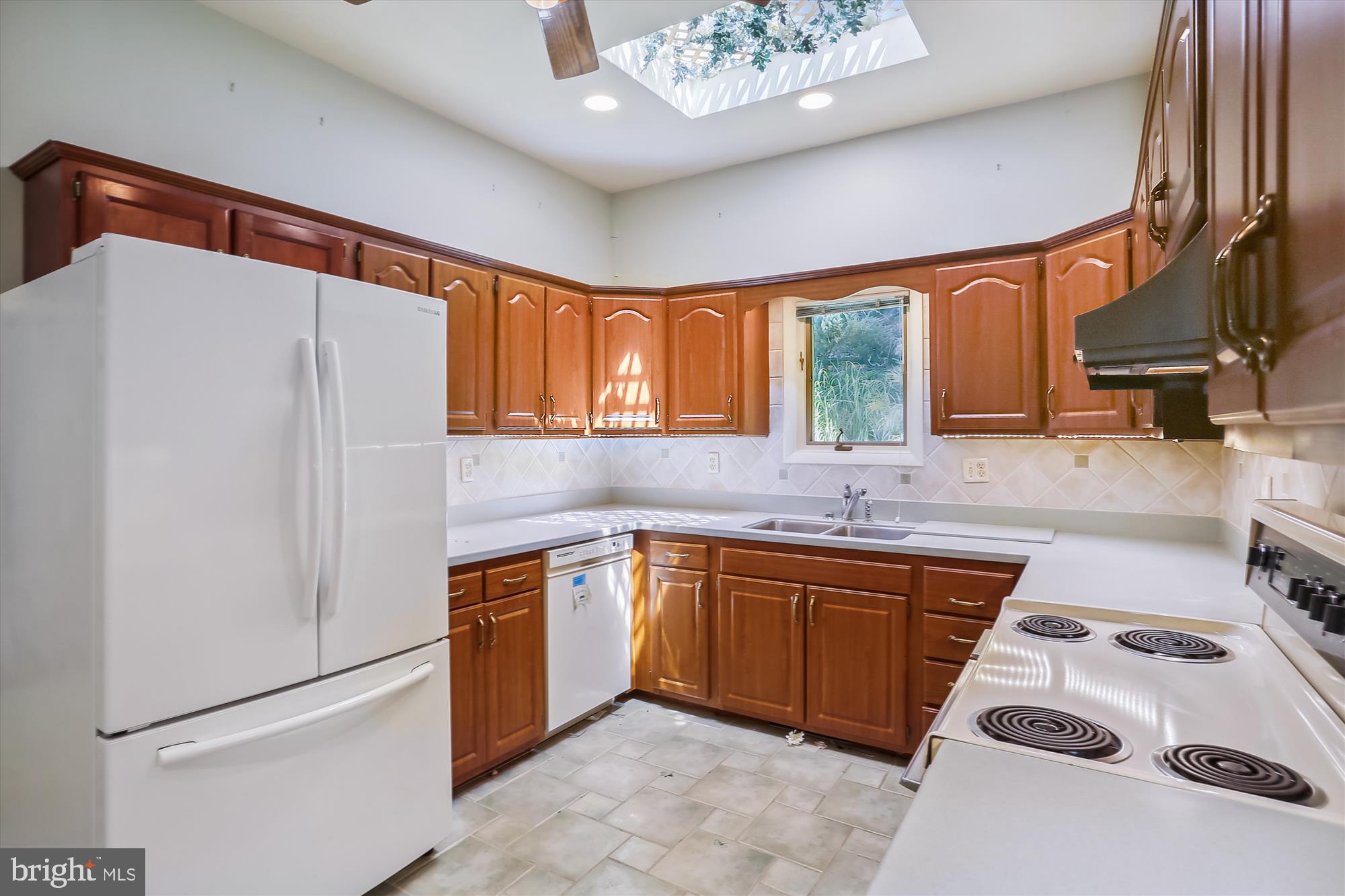 6504 Ridgeway Drive Springfield, VA 22150 - Photo 22 of 50 Main Level, Kitchen