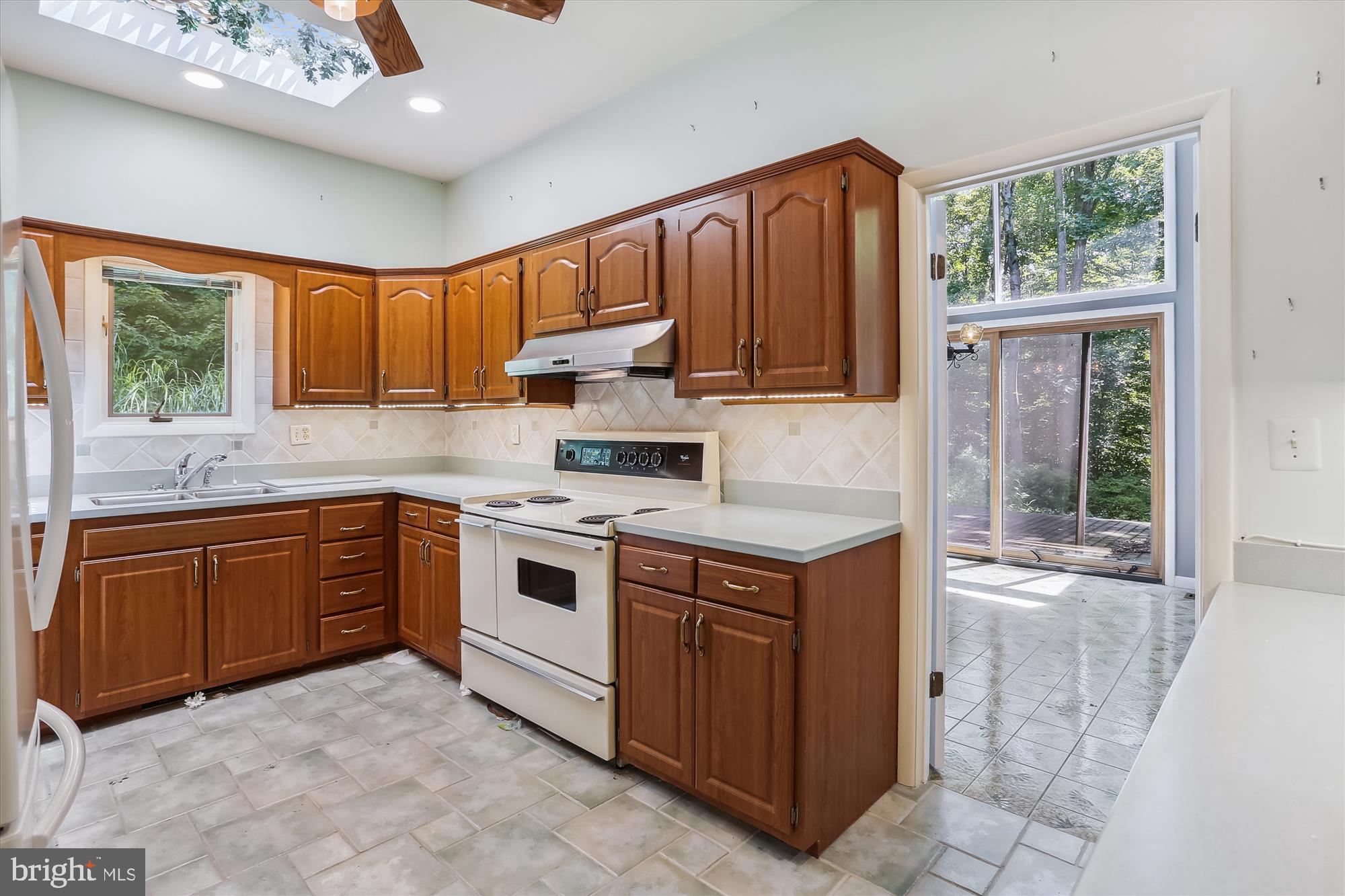 6504 Ridgeway Drive Springfield, VA 22150 - Photo 23 of 50 Main Level, Kitchen