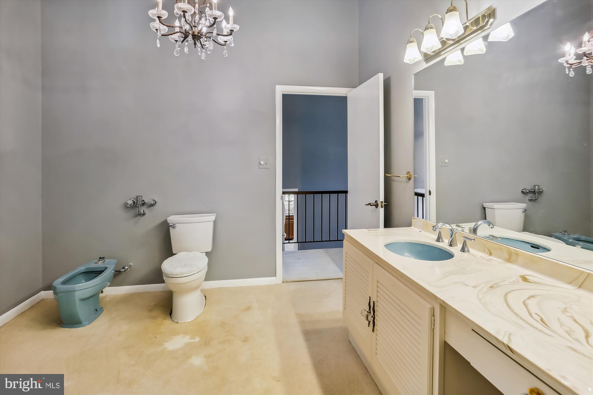 6504 Ridgeway Drive Springfield, VA 22150 - Photo 40 of 50 Upper Level, Owner's Full Bath