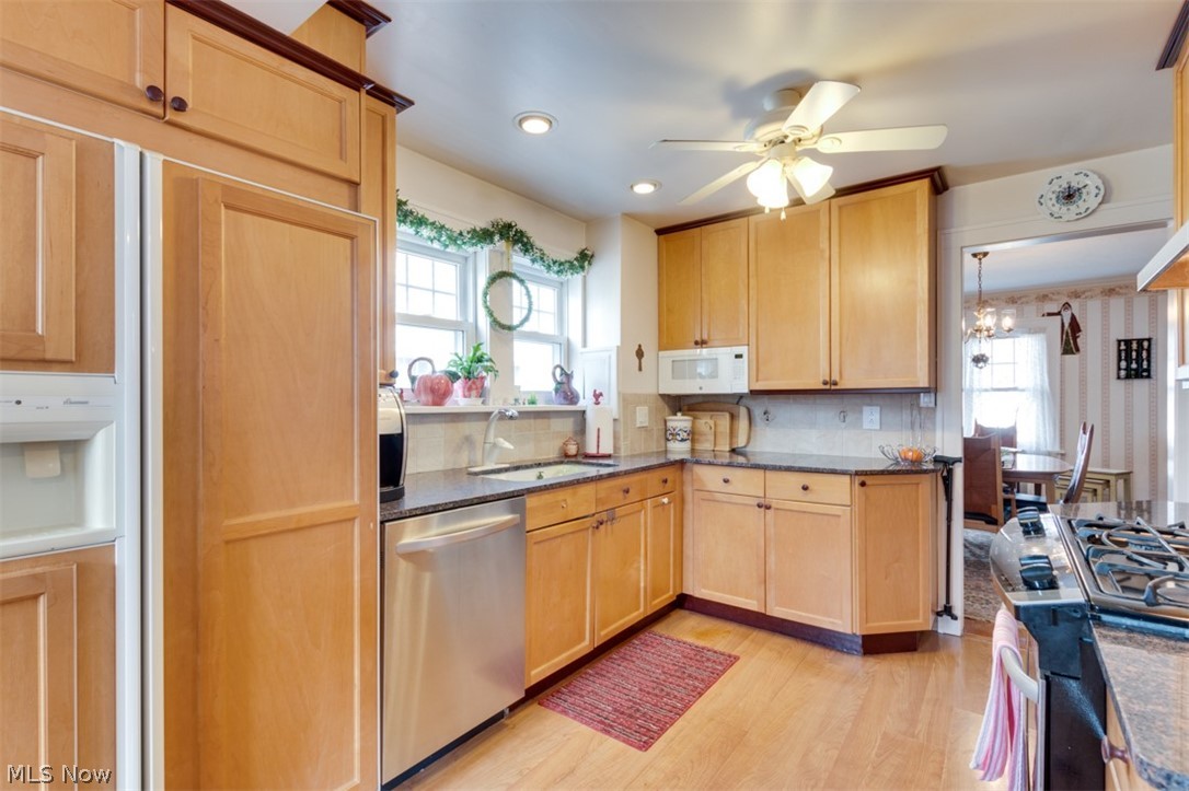 3990 Navahoe Road Cleveland Heights, OH 44121 - Photo 2 of 32