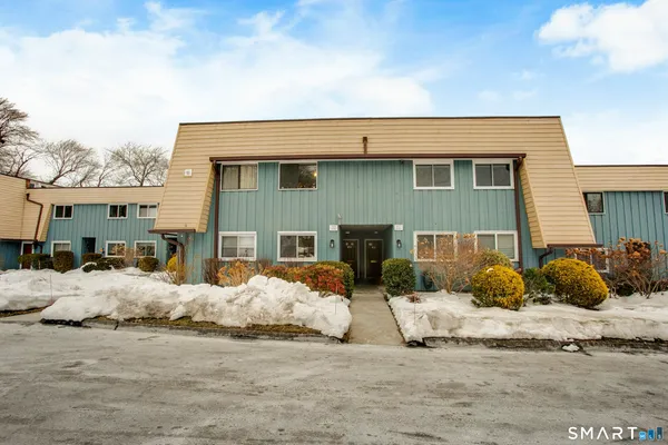 $465,000 | 1452 Melville Avenue, Unit 1452, Fairfield, CT 06825