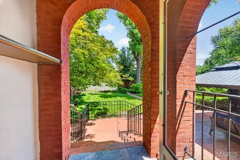 $1,075,000 | 5095 Westminster Place, St. Louis, MO 63108
