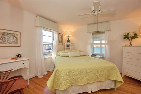 19 Beach Road Hingham, MA 02043 - Photo 9 of 25 Gallery Image 9