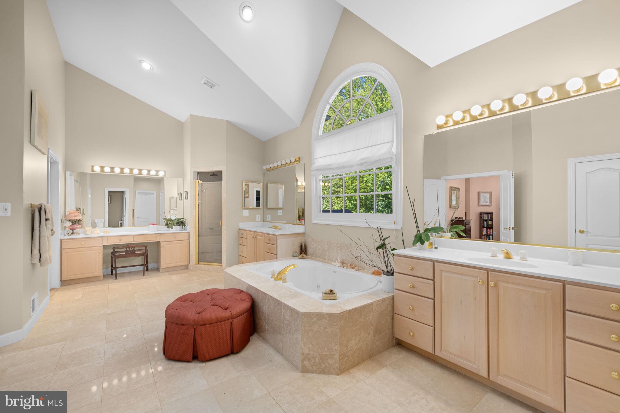 897 Chinquapin Road McLean, VA 22102 - Photo 42 of 66 Primary Bathroom