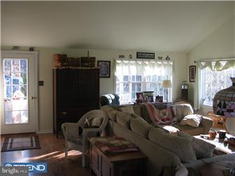 1433 Newman Road Pennsburg, PA 18073 - Photo 5 of 9 Family Room