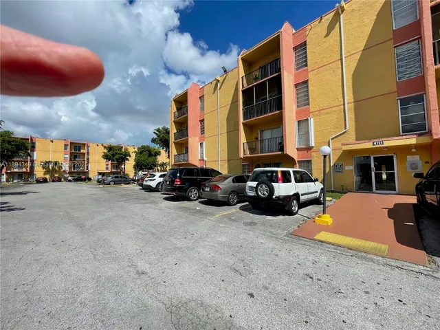 $2,850 | 4721 Northwest 7th Street, Unit 10112, Miami, FL 33126