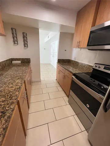 $2,850 | 4721 Northwest 7th Street, Unit 10112, Miami, FL 33126
