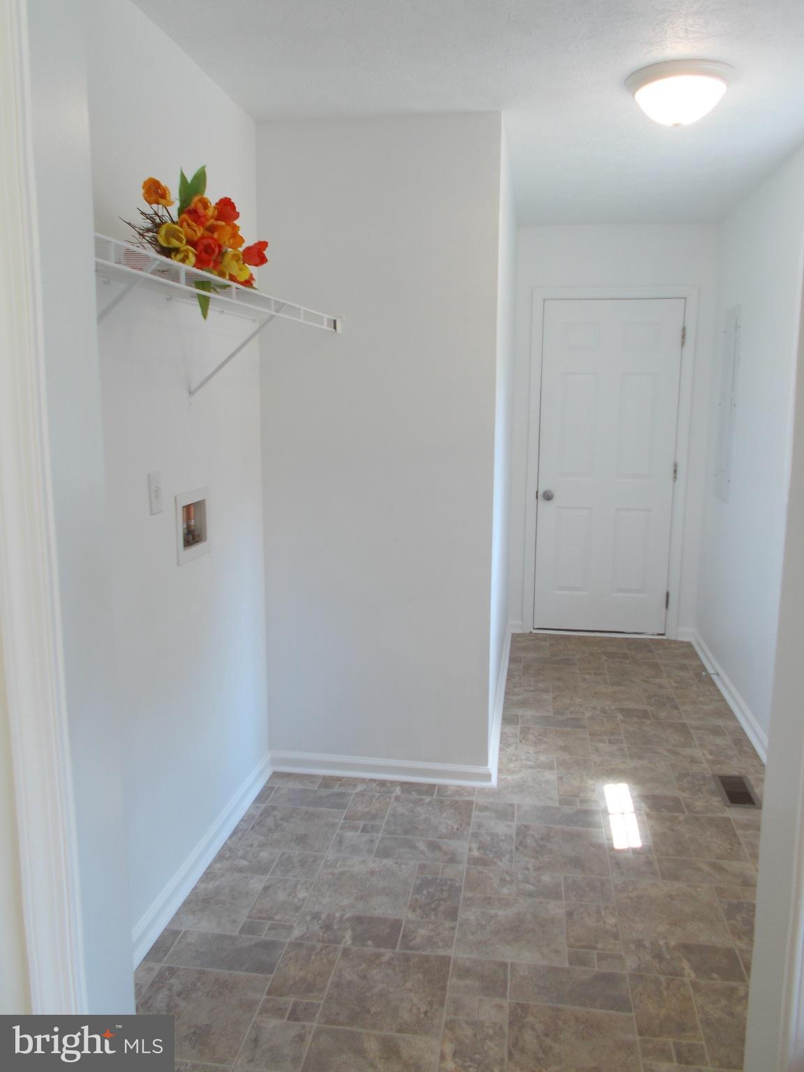 321 White Walnut Road Louisa, VA 23093 - Photo 17 of 30 Interior (General)