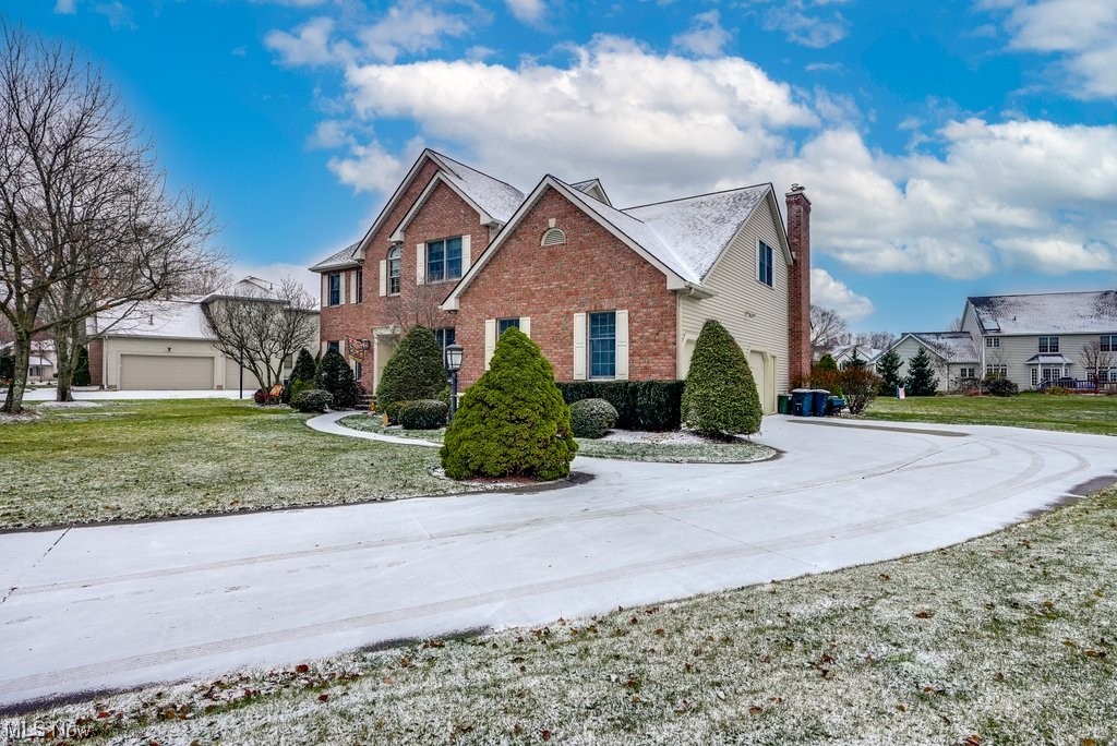 2455 Shadow Ridge Lane Fairlawn, OH 44333 - Photo 2 of 35