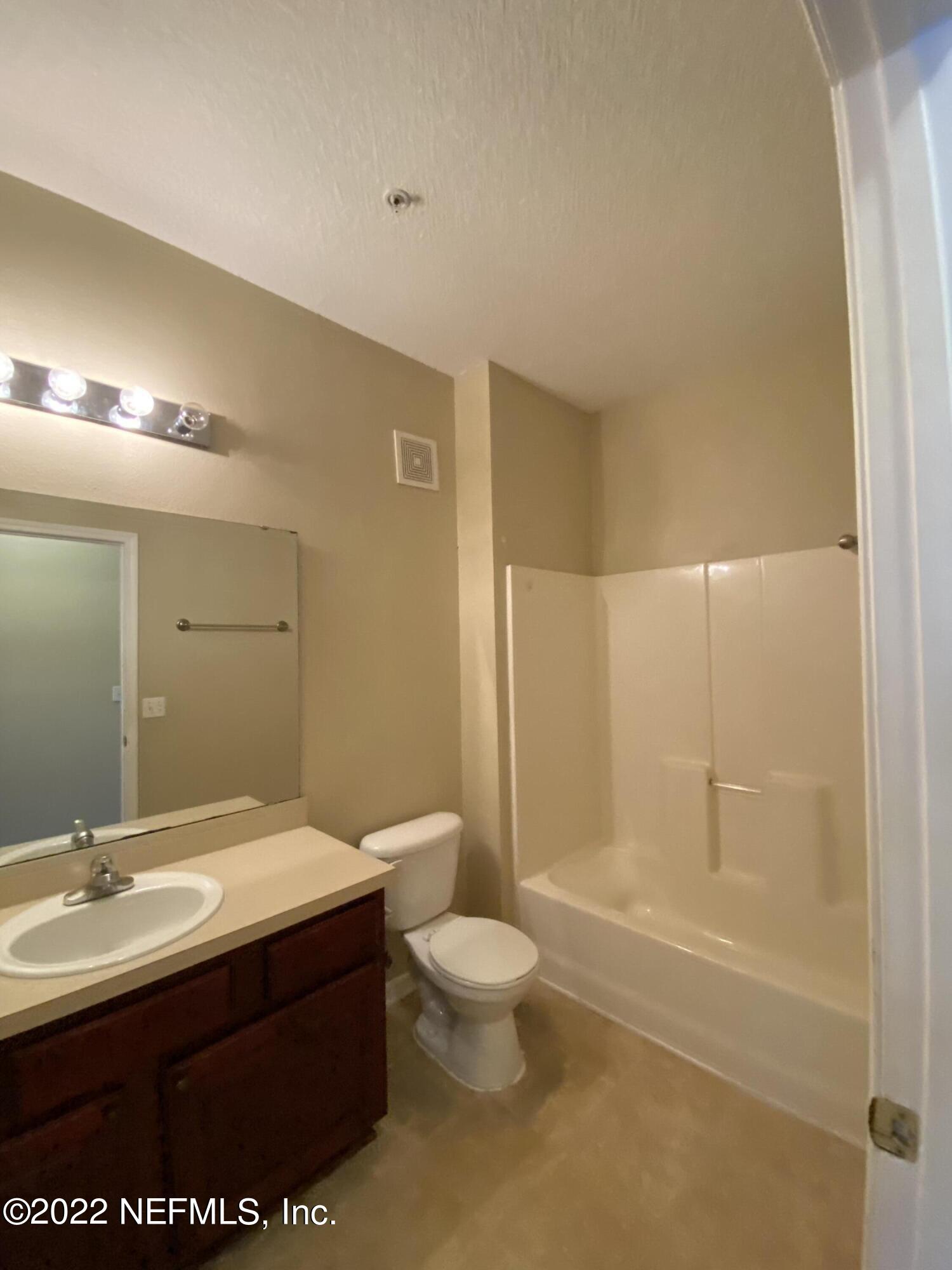 3671 Kirkpatrick Circle, Unit 6 Jacksonville, FL 32210 - Photo 10 of 14 SECOND BATH