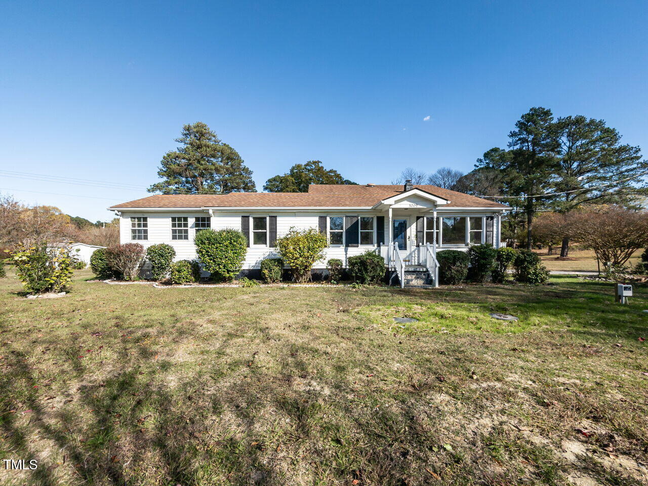 001-1280x960-3009-east-garner-road