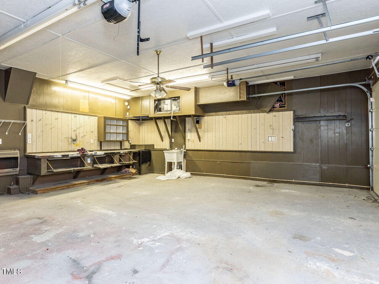 3009 East Garner Road Raleigh, NC 27610 - Photo 37 of 65 038-1280x960-garage-shop