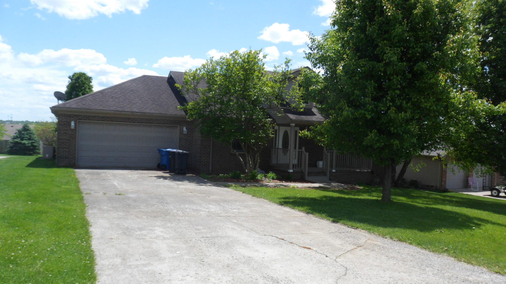 106 Cedar Ridge Road Frankfort, KY 40601 - Photo 13 of 15 drive way