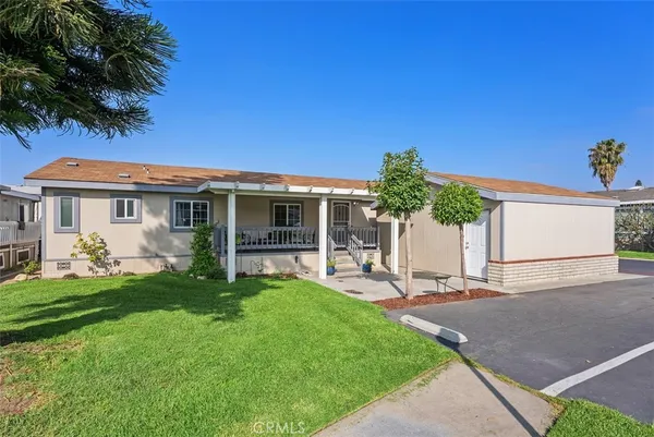 $335,000 | 5815 East La Palma Avenue, Unit 302, Anaheim, CA 92807