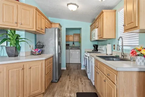 $335,000 | 5815 East La Palma Avenue, Unit 302, Anaheim, CA 92807