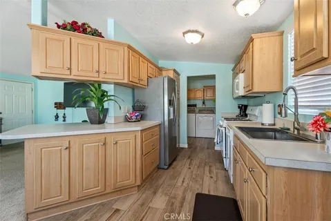 $335,000 | 5815 East La Palma Avenue, Unit 302, Anaheim, CA 92807