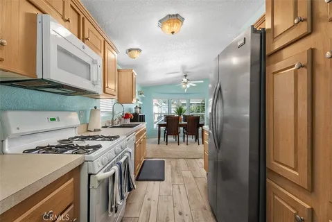 $335,000 | 5815 East La Palma Avenue, Unit 302, Anaheim, CA 92807