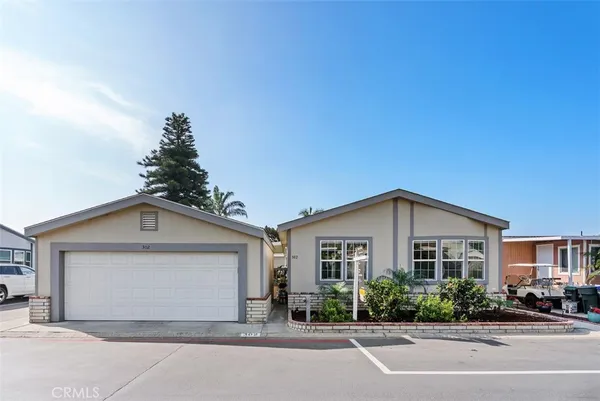 $335,000 | 5815 East La Palma Avenue, Unit 302, Anaheim, CA 92807