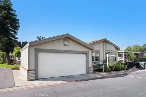 $335,000 | 5815 East La Palma Avenue, Unit 302, Anaheim, CA 92807