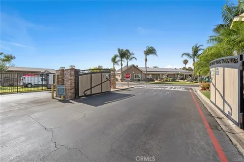 $335,000 | 5815 East La Palma Avenue, Unit 302, Anaheim, CA 92807