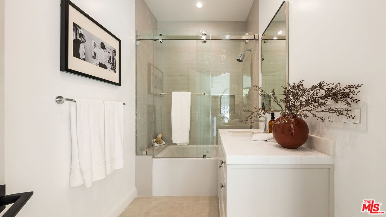 13146 Rivers Road Los Angeles, CA 90049 - Photo 26 of 42