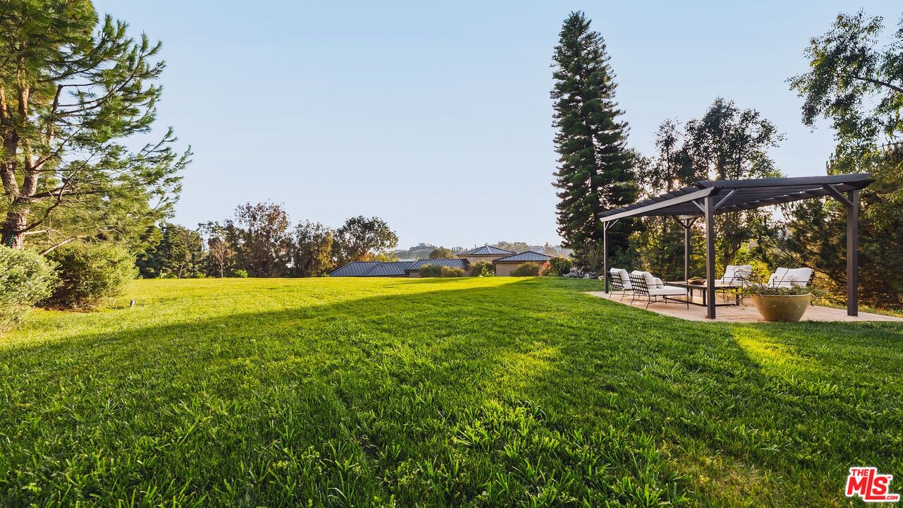 13146 Rivers Road Los Angeles, CA 90049 - Photo 41 of 42 a view of outdoor space and yard