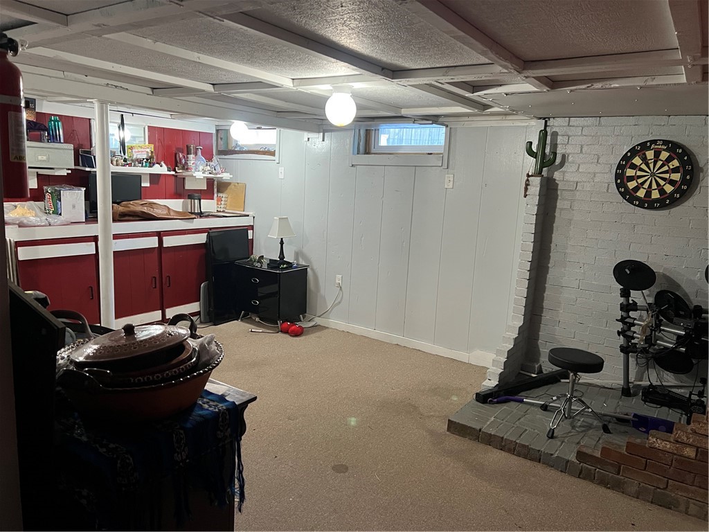 35 Welfare Avenue Warwick, RI 02888 - Photo 29 of 42