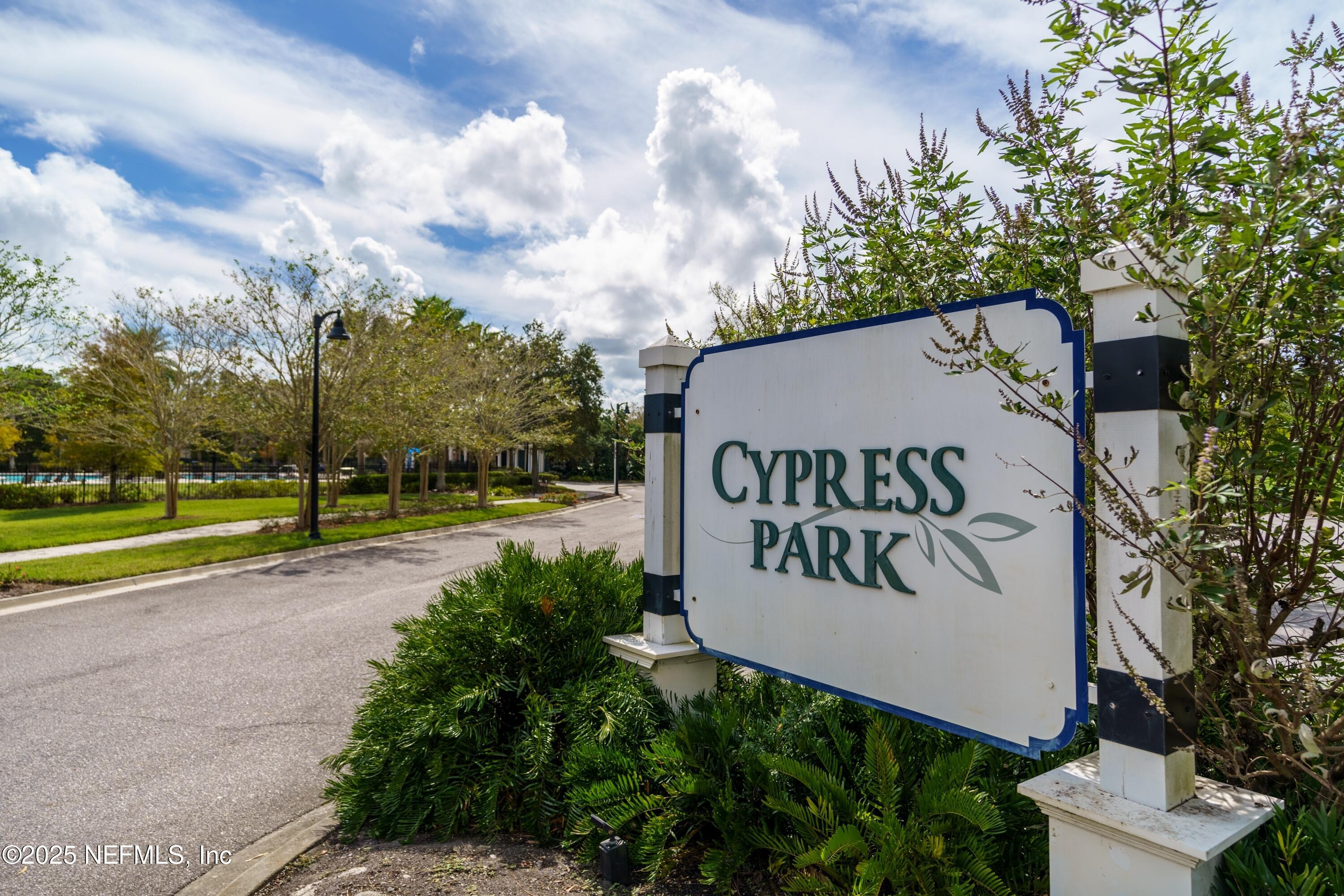 78 Wayfare Lane Jacksonville, FL 32081 - Photo 36 of 61 a sign that is on the side of the road