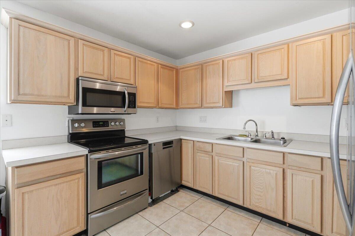 1408 New Jersey Road Lakeland, FL 33803 - Photo 25 of 58 25-Kitchen
