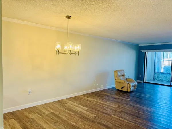 $1,800 | 6211 Timberlake Drive, Unit B9, Sarasota, FL 34243