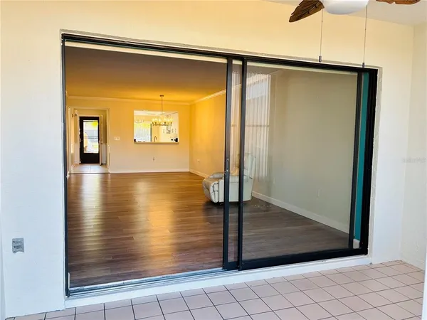 $1,800 | 6211 Timberlake Drive, Unit B9, Sarasota, FL 34243
