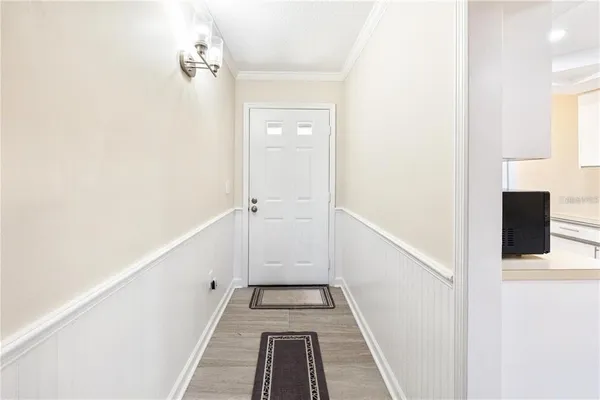 $1,800 | 6211 Timberlake Drive, Unit B9, Sarasota, FL 34243